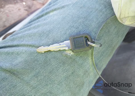 1999 Chevrolet Suburban 1500 Lt из США, поврежденный, VIN 3GNFK16R8XG184794